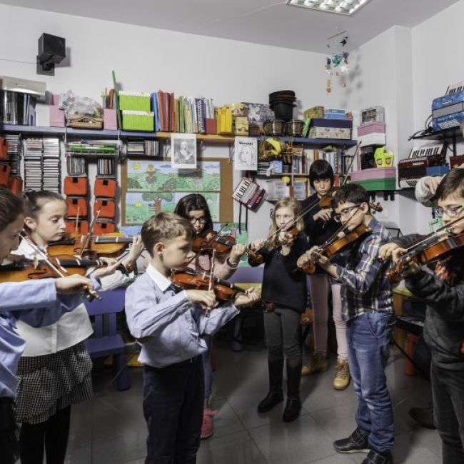 VIOLINES
